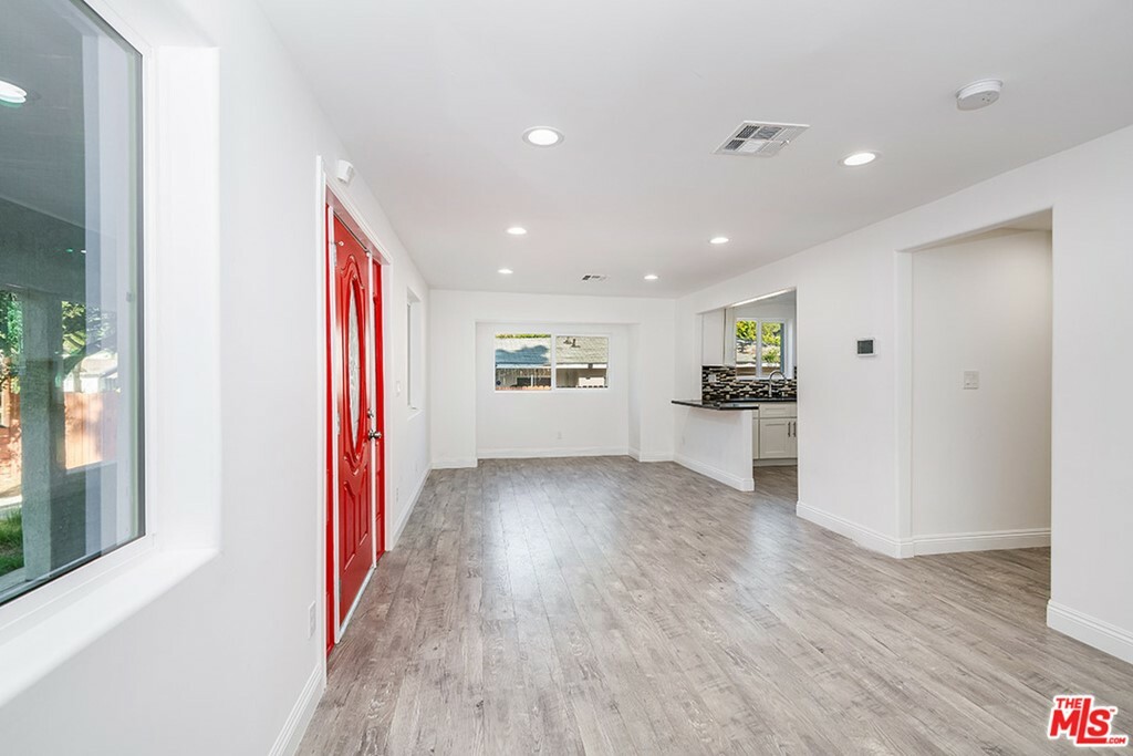 Property Photo: 236 E Penn Street CA 91104