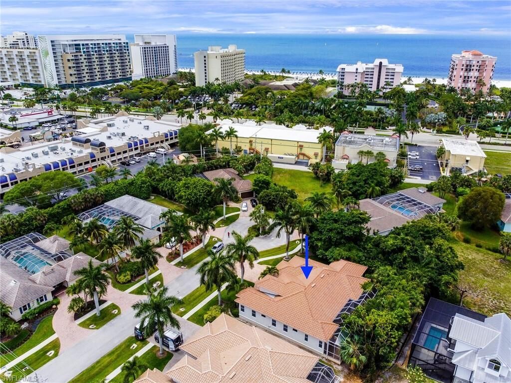 Property Photo:  970 Lido Ct  FL 34145 