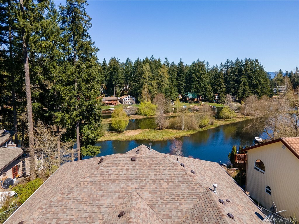 Property Photo: 18822 McGhee Dr E WA 98391