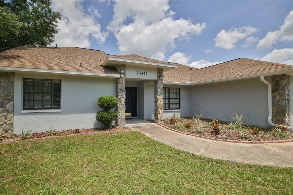 Property Photo:  27411 Raven Brook Road  FL 33544 