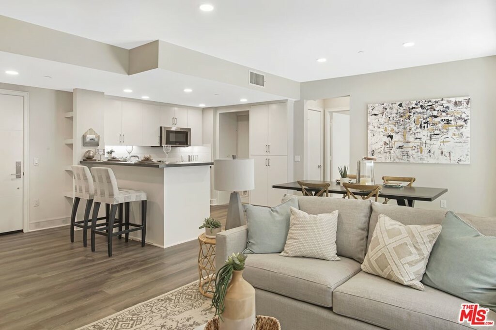 Property Photo: 6030 Seabluff Drive 319 CA 90094