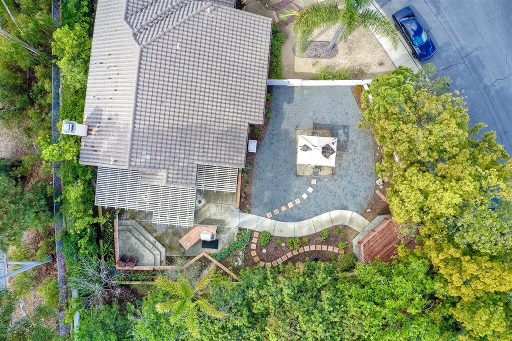 Property Photo: 1195 Avenida Azul CA 92069