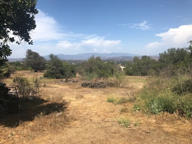 Property Photo: 3764 Cazador CA 92028