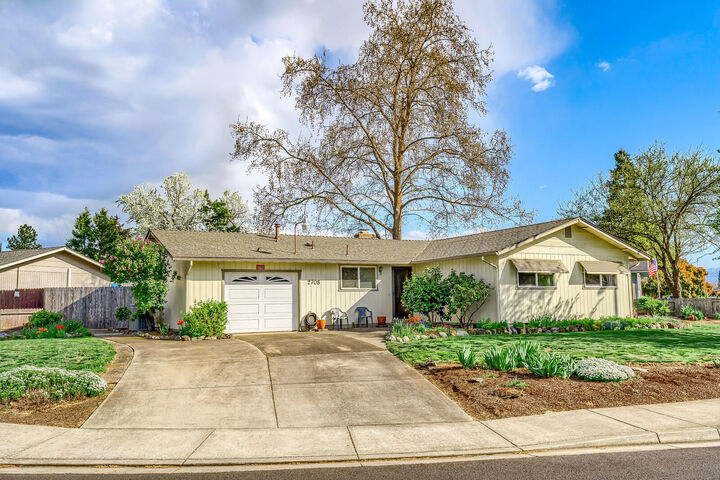 2708 Ingalls Drive  White City OR 97503 photo