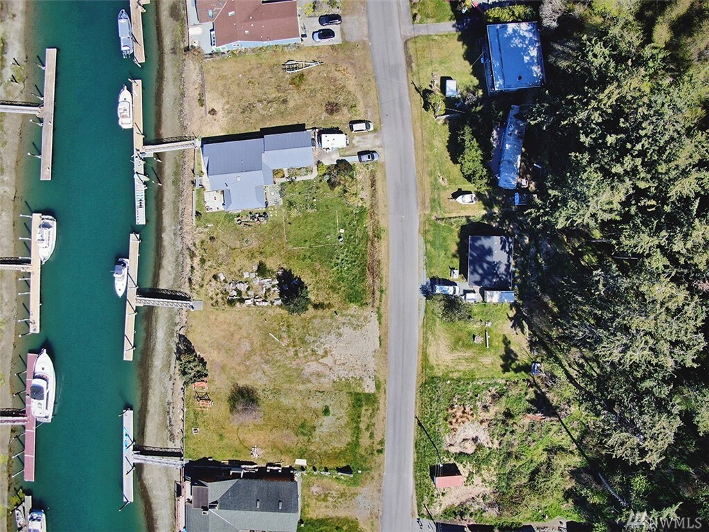 Property Photo: 3691 Shorewood Ave WA 98253