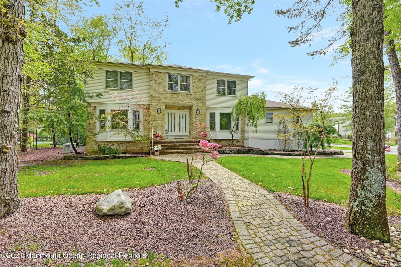 Property Photo:  15 Kingswood Way  NJ 07726 