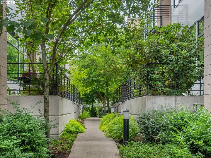 2148 NW 16th Ave  Portland OR 97209 photo