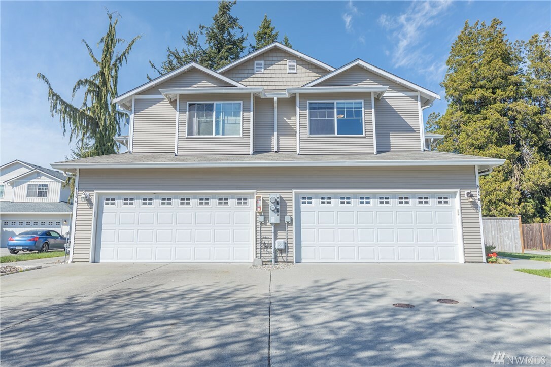 Property Photo:  6115 209th St NE B  WA 98223 