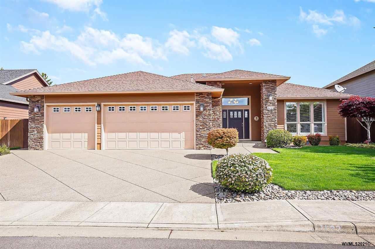 Property Photo: 1122 SW Forestry Ln OR 97338-9590