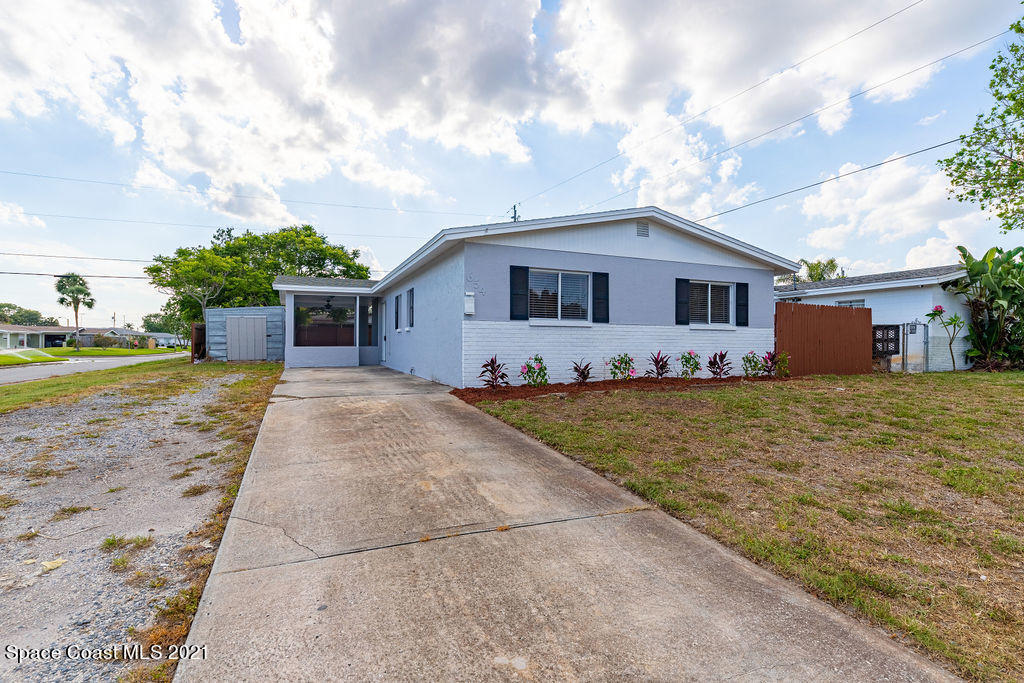 Property Photo:  654 Teak Drive  FL 32935 