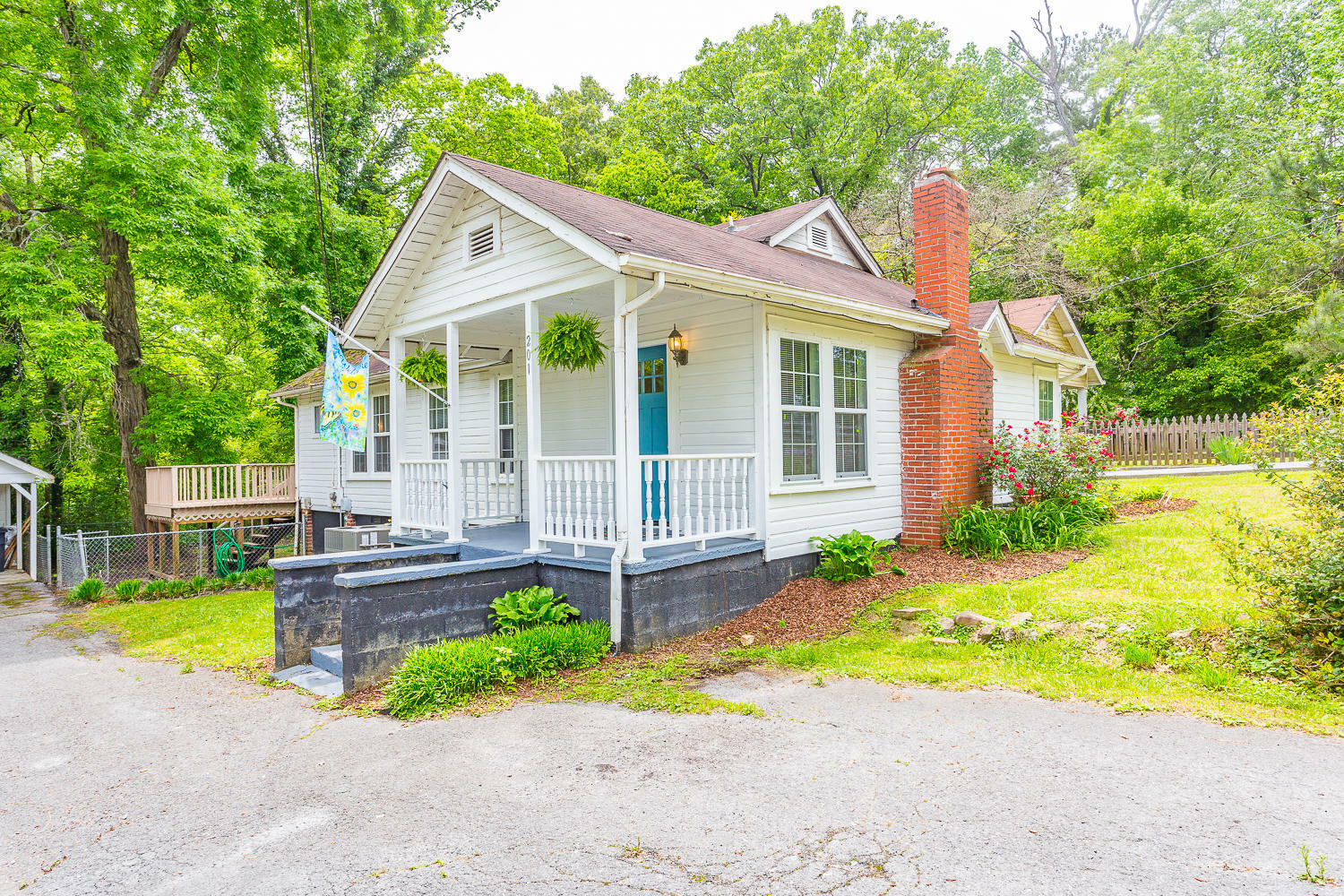 Property Photo:  201 Park St  GA 30728 