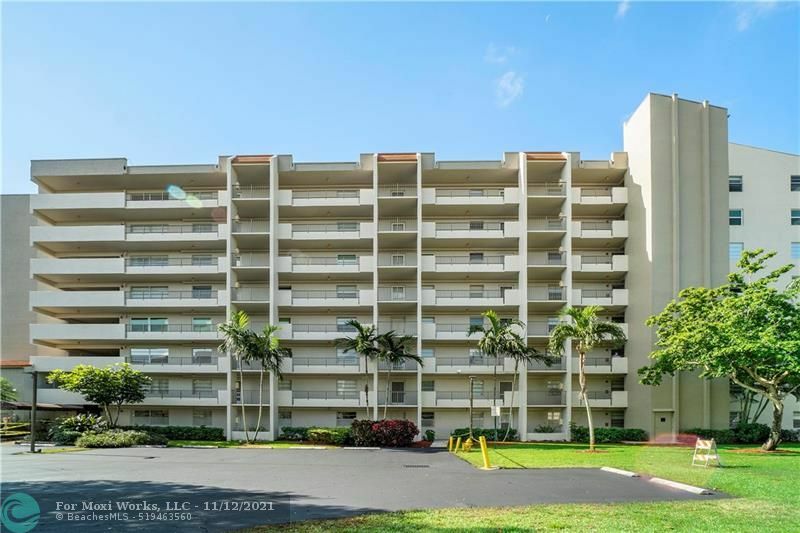 Property Photo:  3910 Inverrary Blvd 601-B  FL 33319 