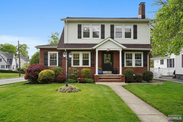 Property Photo:  1 Thrumont Road  NJ 07006 