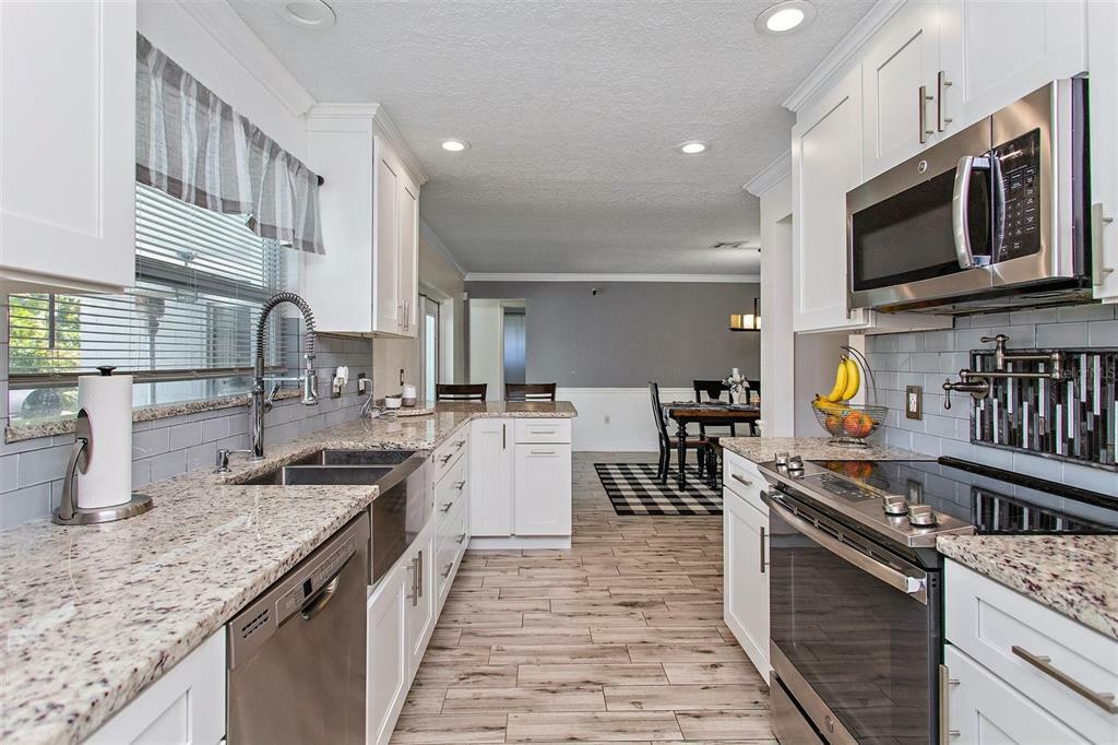 Property Photo: 602 Prairie Lane FL 32714
