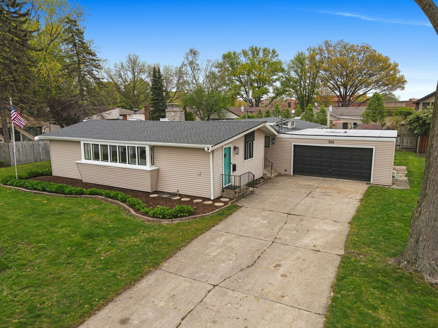 330 S Buell Avenue  Aurora IL 60506 photo