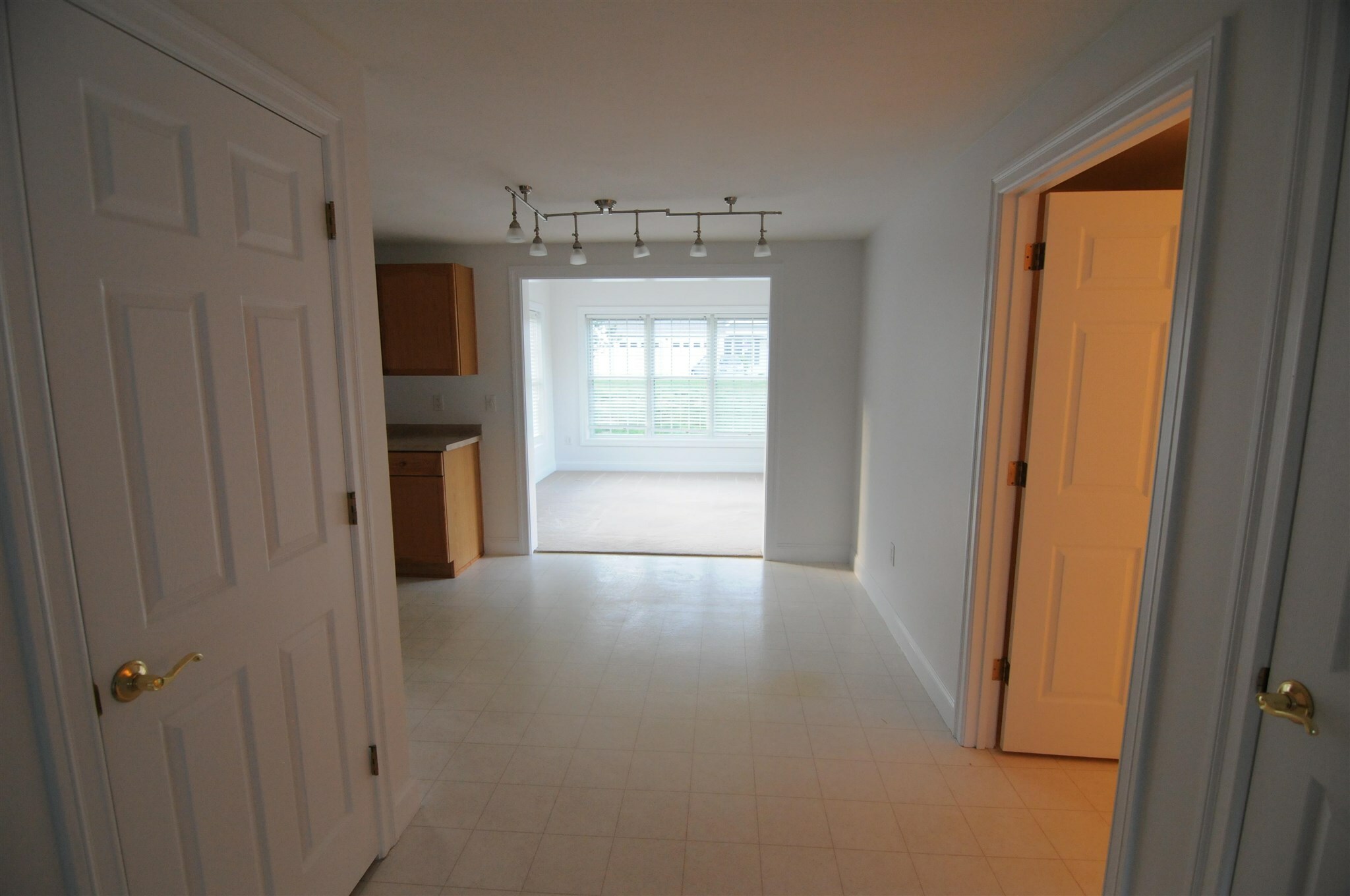 Property Photo:  40 Dixon Drive  NH 03052 