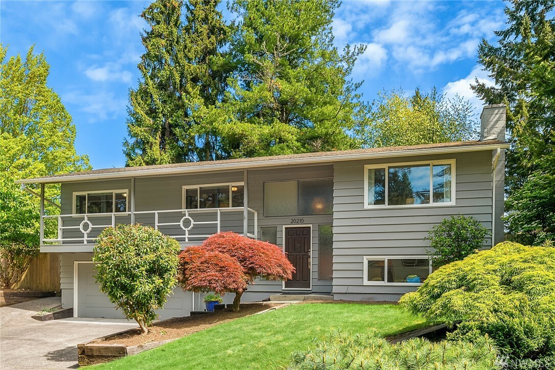 Property Photo: 20210 60th Place NE WA 98028