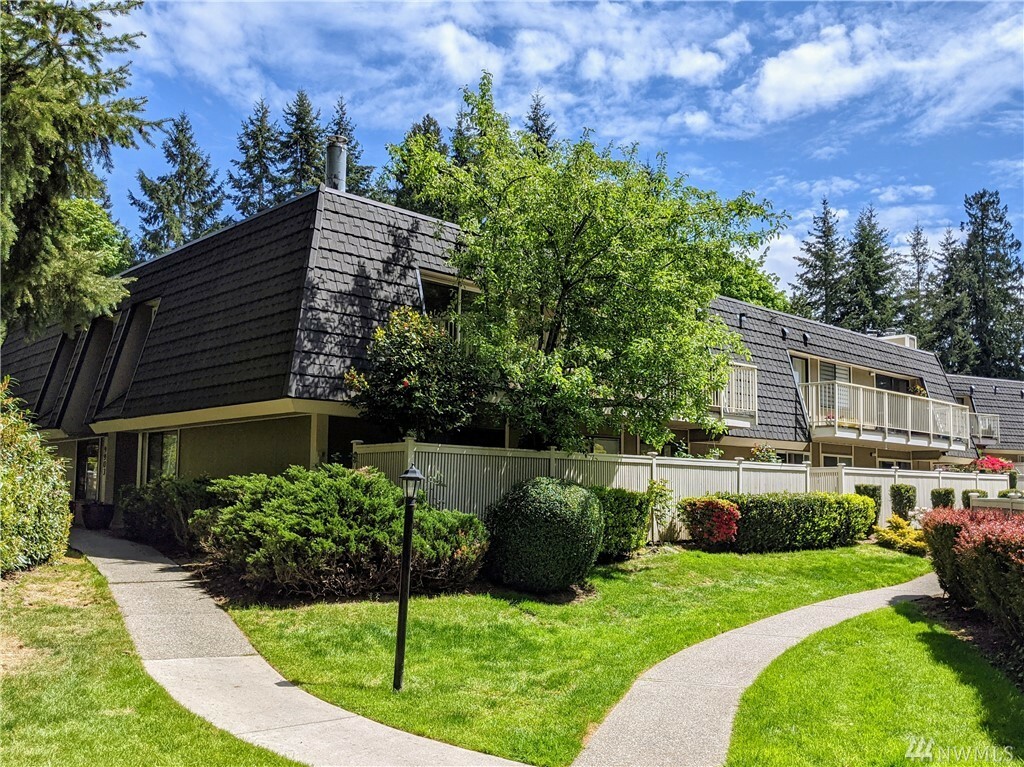 Property Photo:  9903 NE 124th St 602  WA 98034 