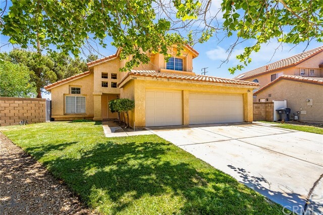 Property Photo:  1846 E Milling Street  CA 93535 