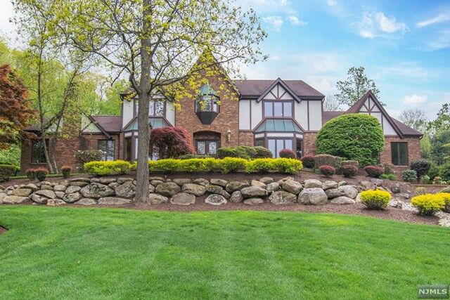 Property Photo:  19 Franklin Lane  NJ 07405 