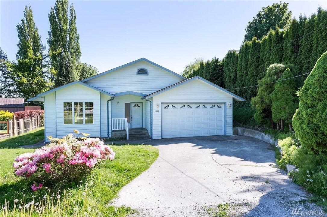 Property Photo:  5963 Aspen Ave  WA 98248 