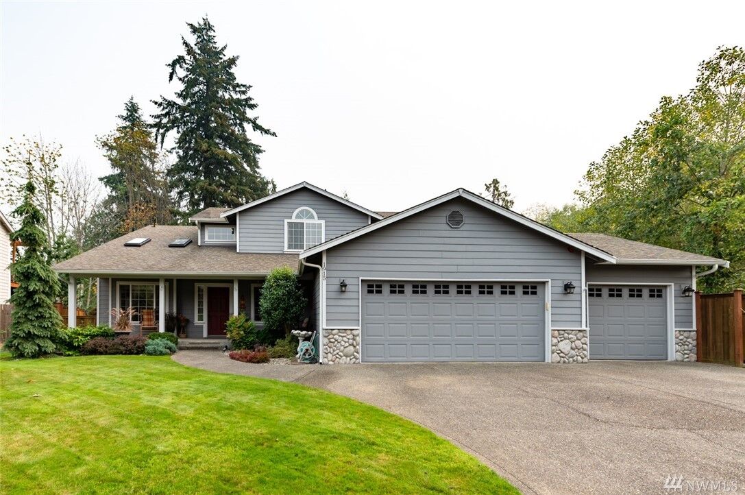 Property Photo:  1915 20th St SE  WA 98372 
