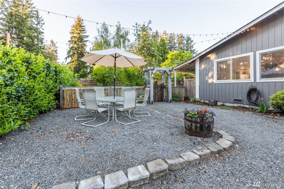 Property Photo:  1215 Stevens St  WA 98388 