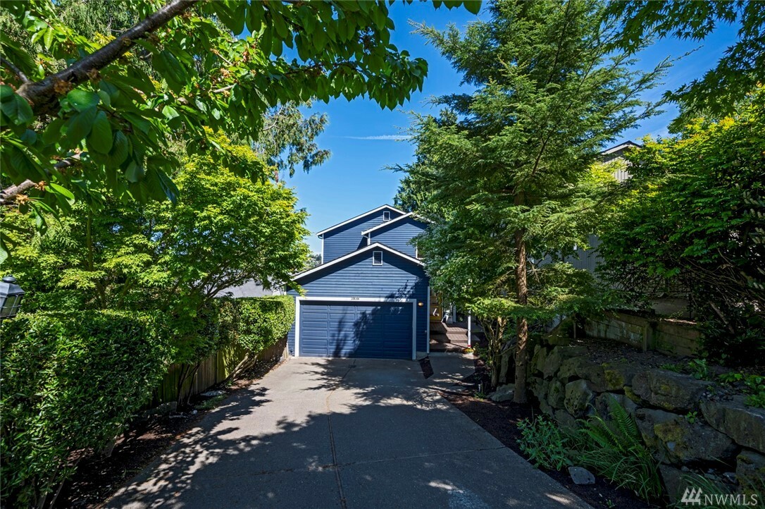 Property Photo:  2838 Patten Place W  WA 98199 