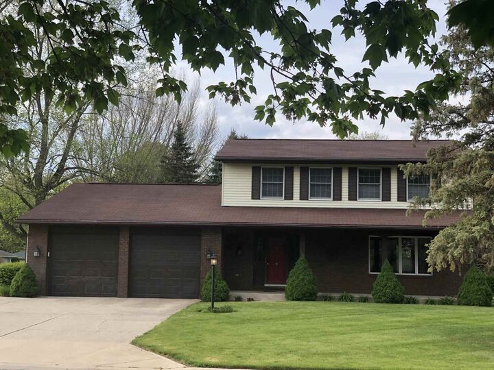 400 Eugene Drive  Middlebury IN 46540 photo