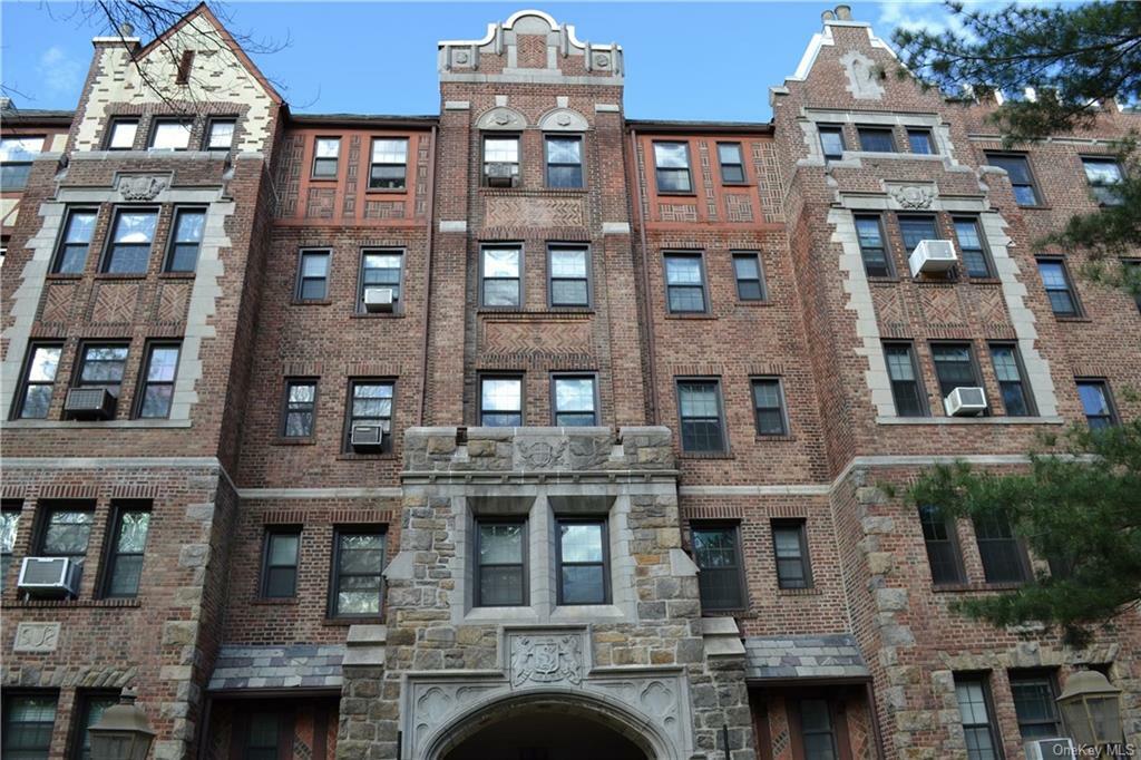 Property Photo: 23 Old Mamaroneck Road 5G NY 10605