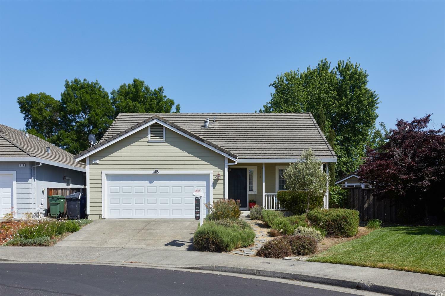 Property Photo: 613 Smoketree Court CA 95492
