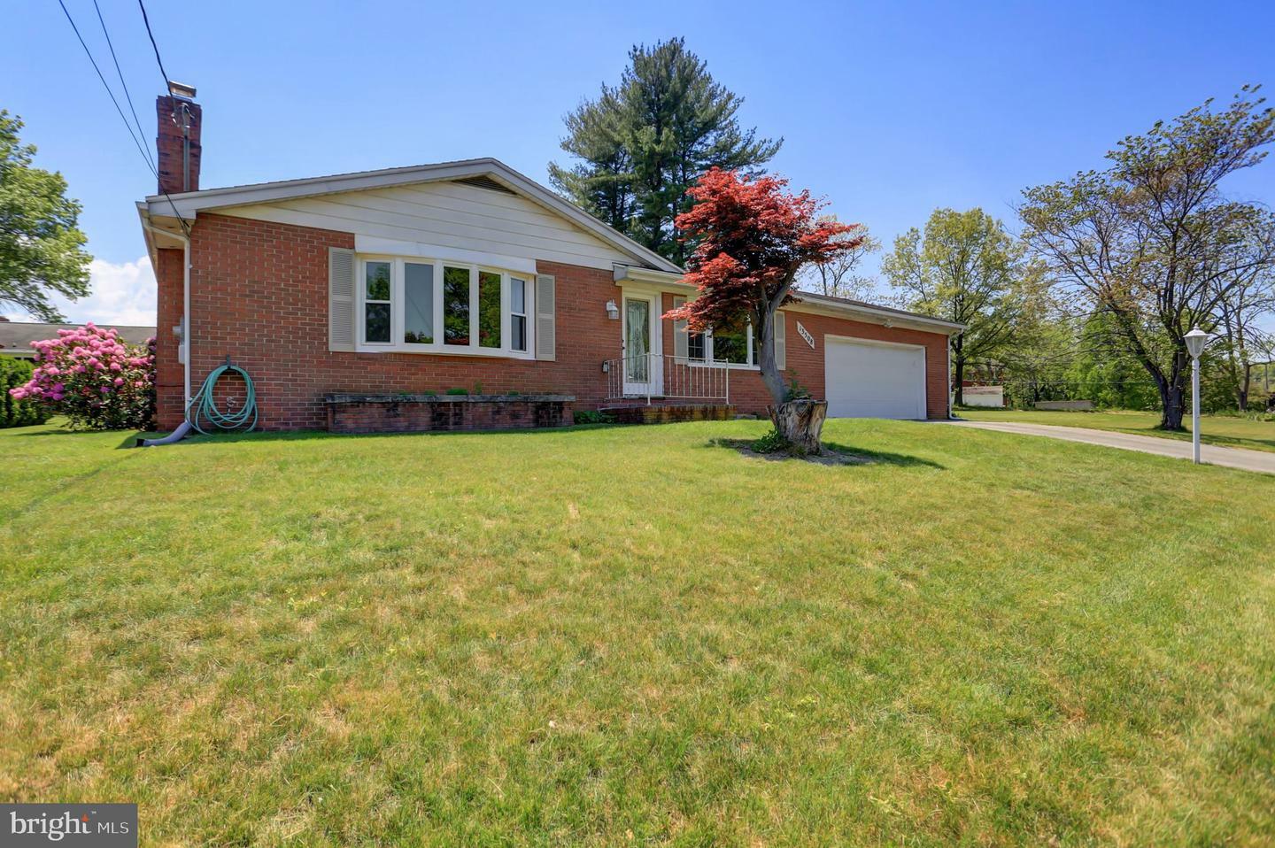 Property Photo: 13508 Longview Avenue PA 17268