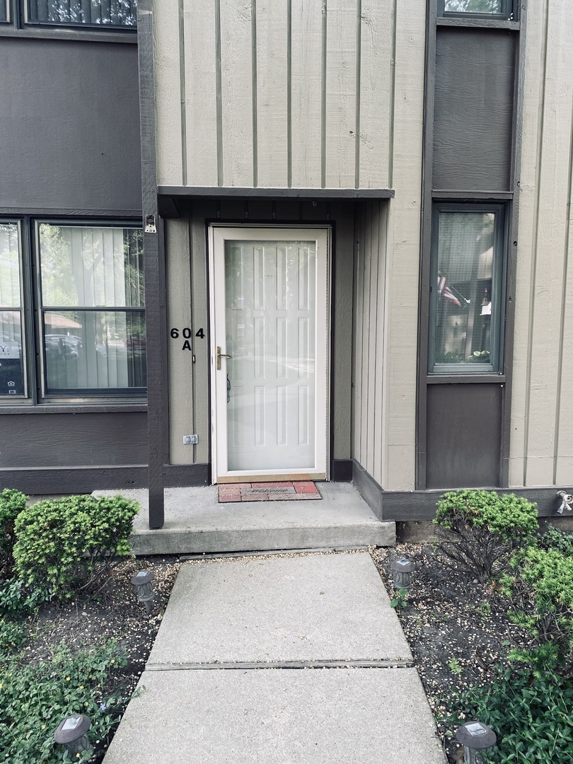 Property Photo:  604 N Hough Street A  IL 60010 