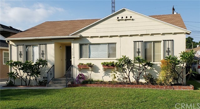 Property Photo:  7109 E Coralite Street  CA 90808 