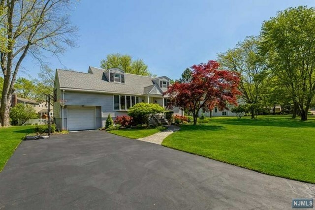 51 Lee Avenue  Harrington Park NJ 07640 photo