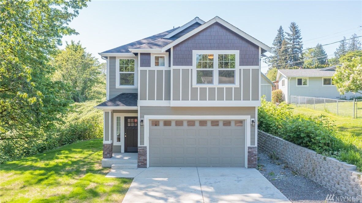 Property Photo:  13424 181st Ave SE  WA 98290 