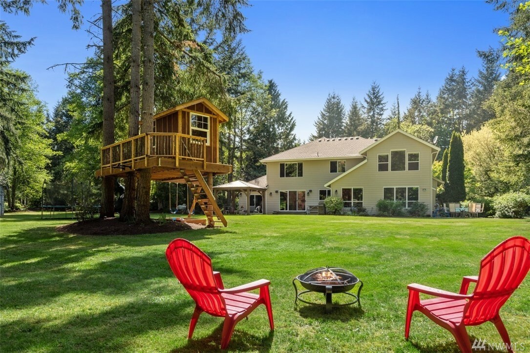 Property Photo:  14524 Chesapeake Place NE  WA 98110 