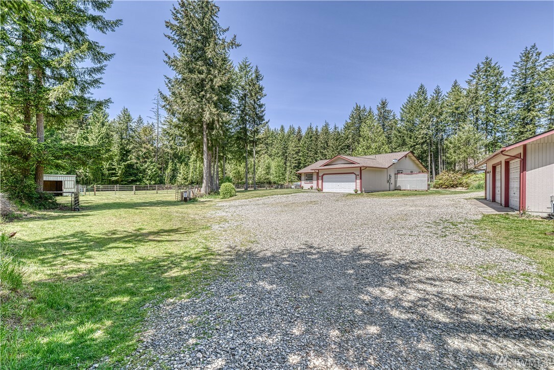 Property Photo:  3621 SE Rocket Ln  WA 98367 