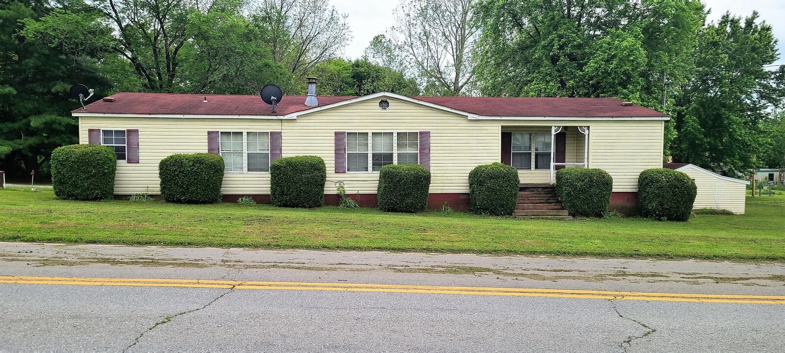 Property Photo:  100 S Seneca Street  MO 64831 
