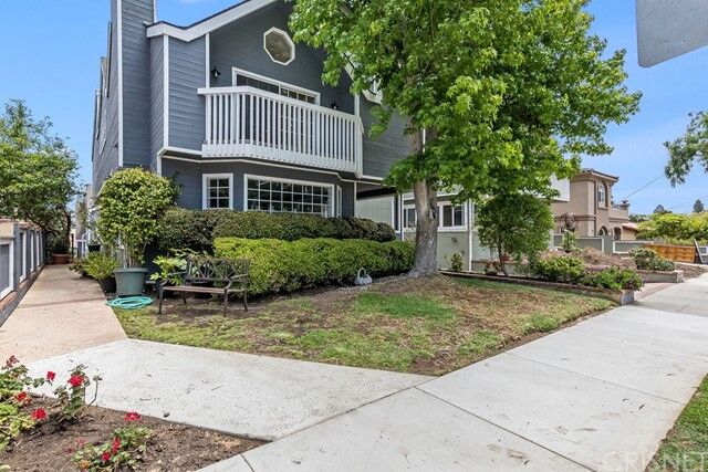 Property Photo: 507 El Redondo Avenue 1 CA 90277