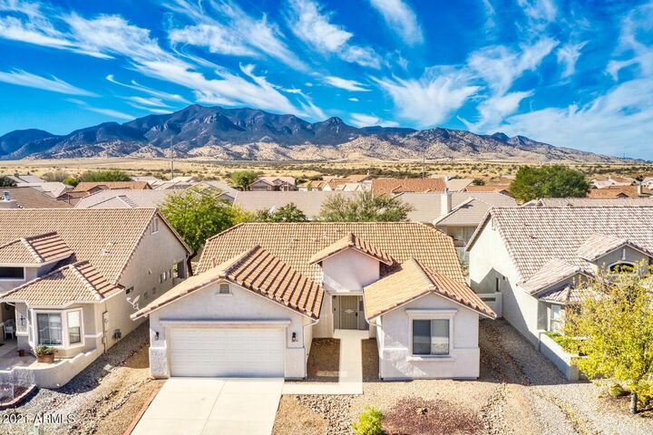 Property Photo: 2814 Glengarry Way AZ 85650