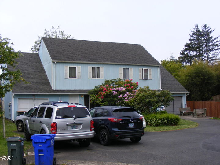 430/434 NE 9th  Newport OR 97365 photo