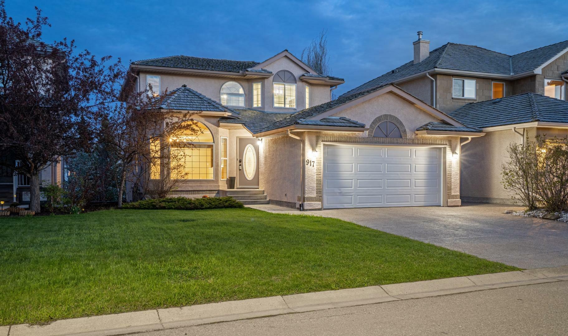 Property Photo: 917 Sierra Morena Court SW AB T3H 3R3