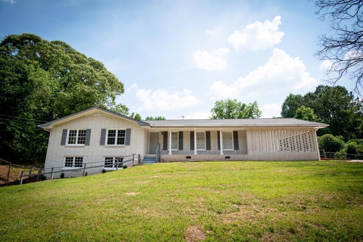 Property Photo: 962 Highway 138 GA 30296