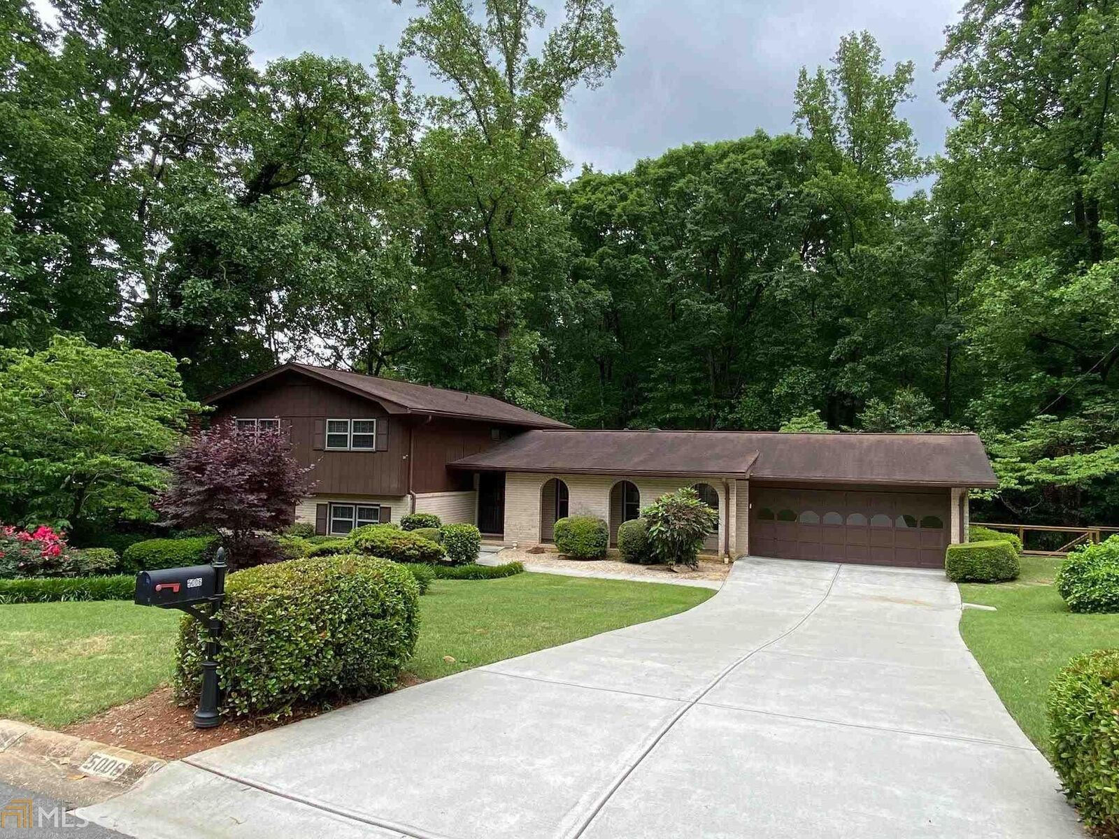 Property Photo:  5006 Mount Vernon Way  GA 30338 