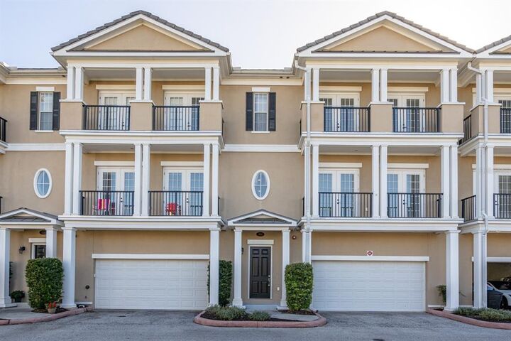 280 Newbury Place N  St Petersburg FL 33716 photo