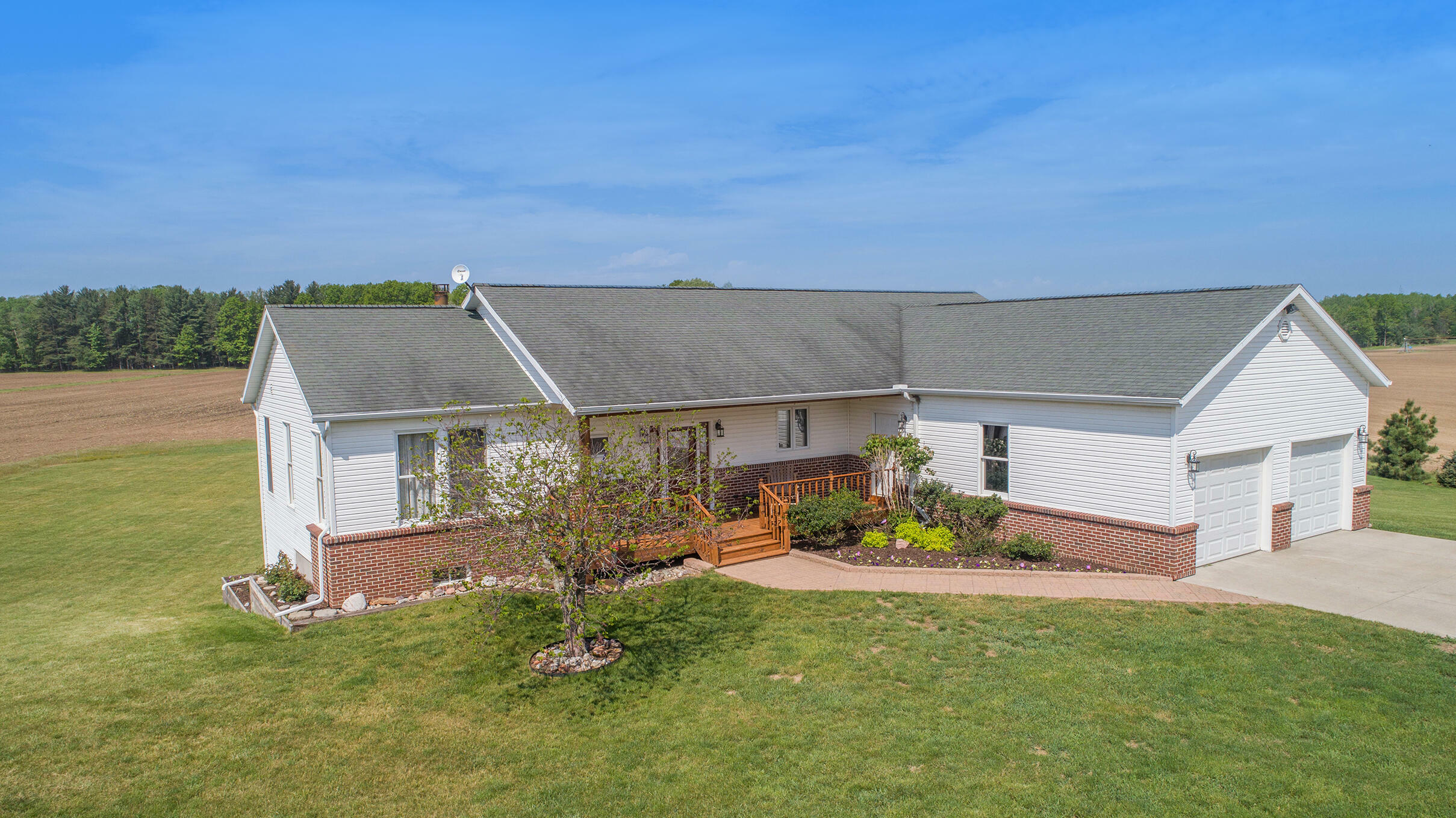 Property Photo: 9221 N Miles Road MI 48886