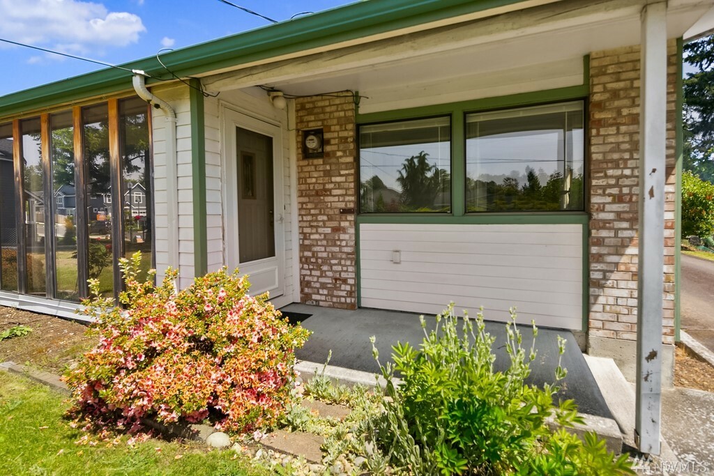 Property Photo: 26502 134th Ave SE WA 98042