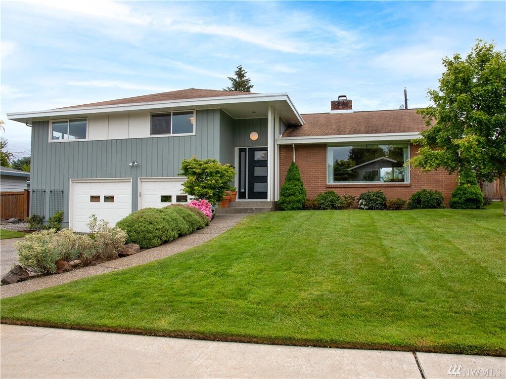 Property Photo:  1447 N Highland St  WA 98406 