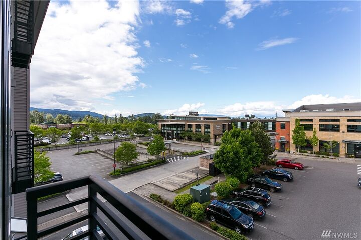 Property Photo:  3111 Newmarket St 402  WA 98226 